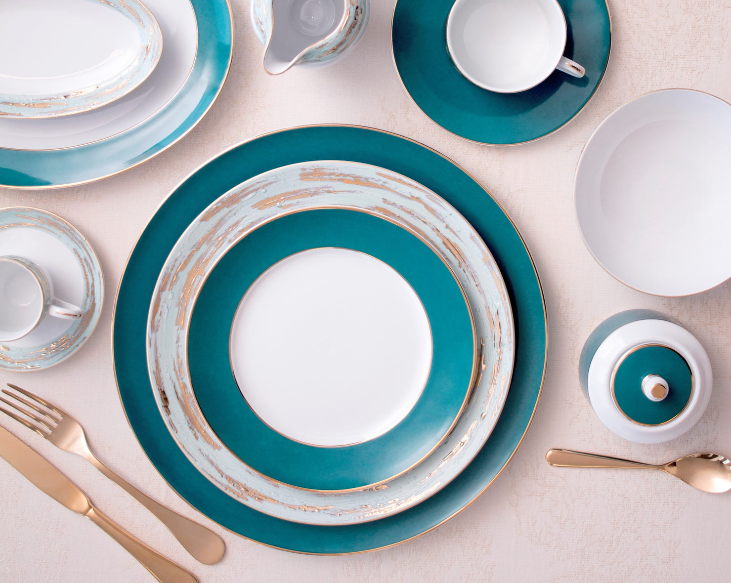 Louise 17-piece Dinner Setting