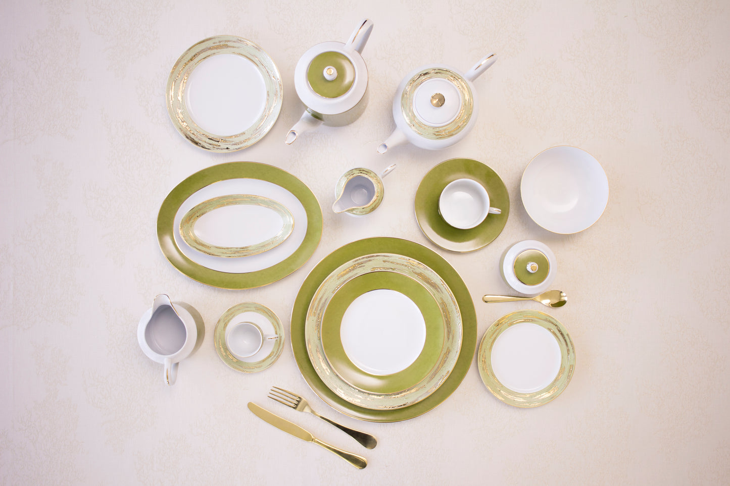 Olivia 17-piece Dinner Setting