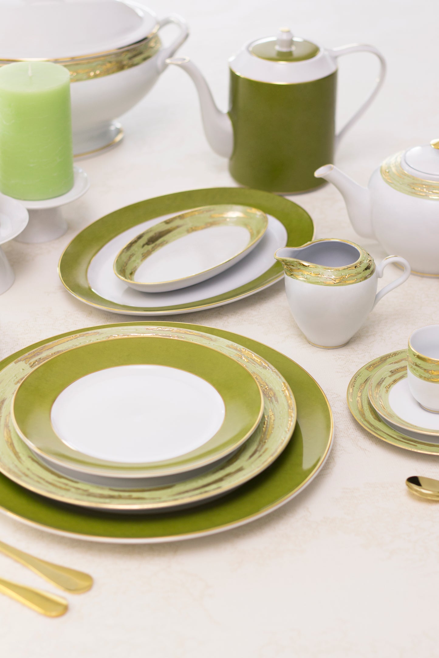 Olivia 17-piece Dinner Setting