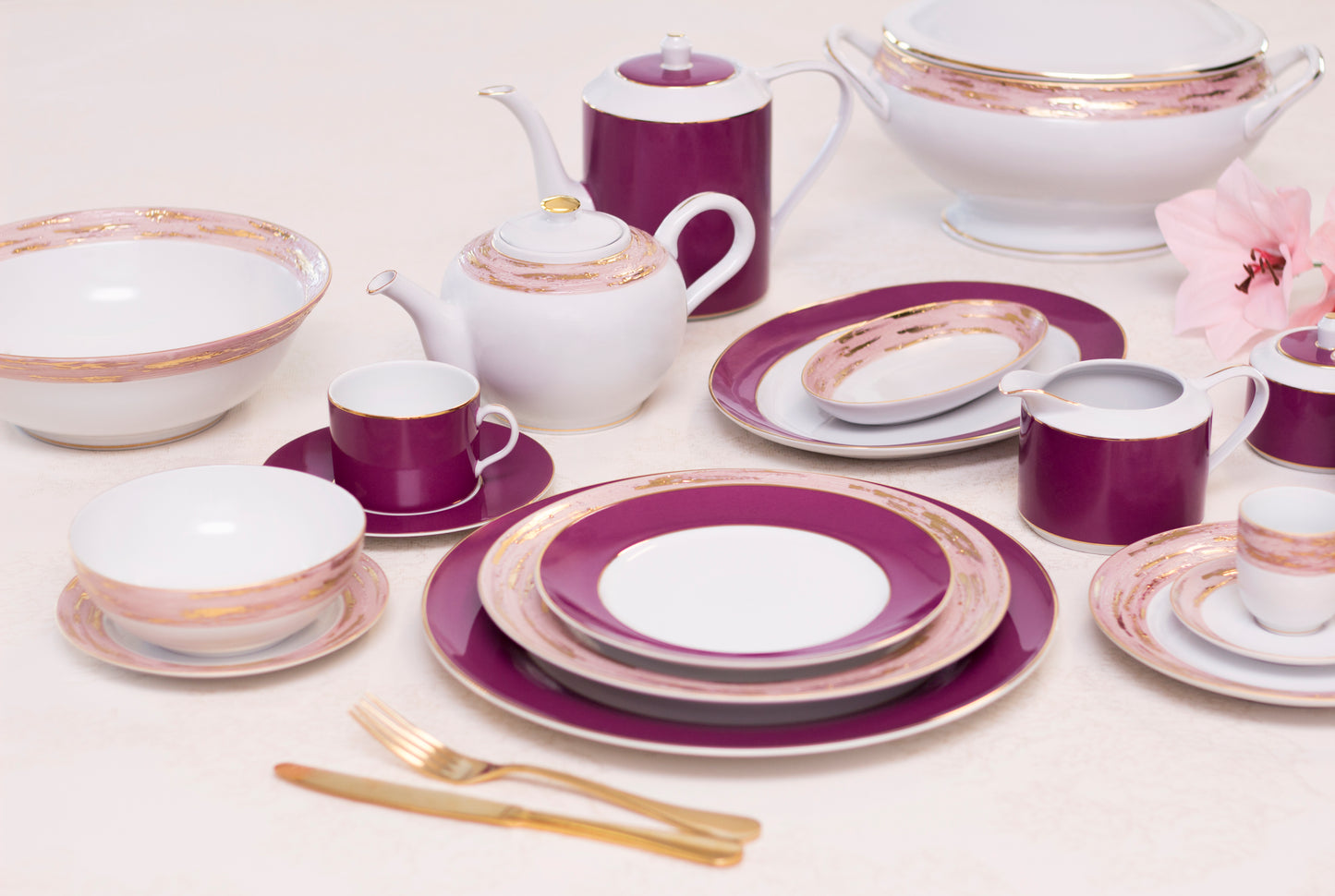 Violet Oval Pickle Dish